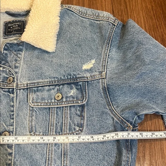 Abercrombie & Fitch Blue Denim Jacket with Cream Sherpa Collar - Picture 7 of 8